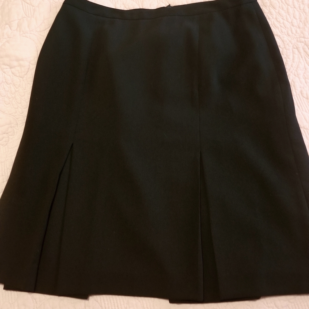Black skirt cute unworn